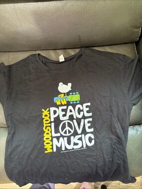 Instant message Peace, Love, music black cotton tee